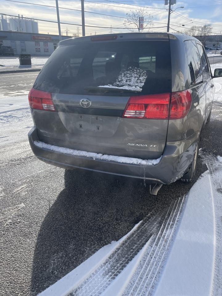 2004 Toyota Sienna 4dr CE 7-Passenger ALLOYS Photo