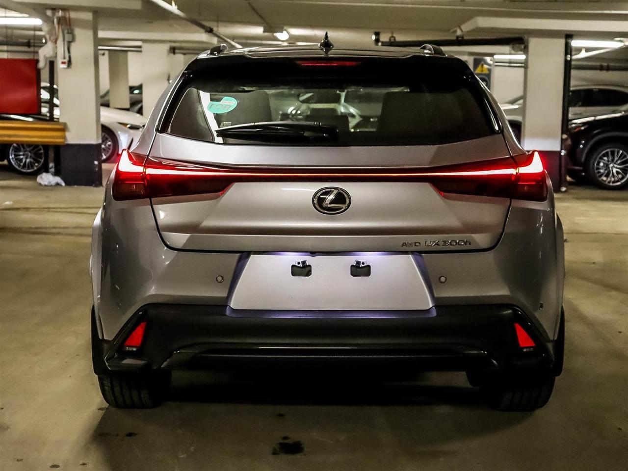 2025 Lexus UX UX 300h CVT Photo3