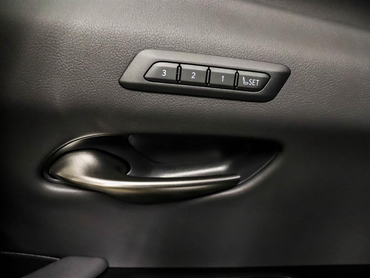 2025 Lexus UX UX 300h CVT Photo