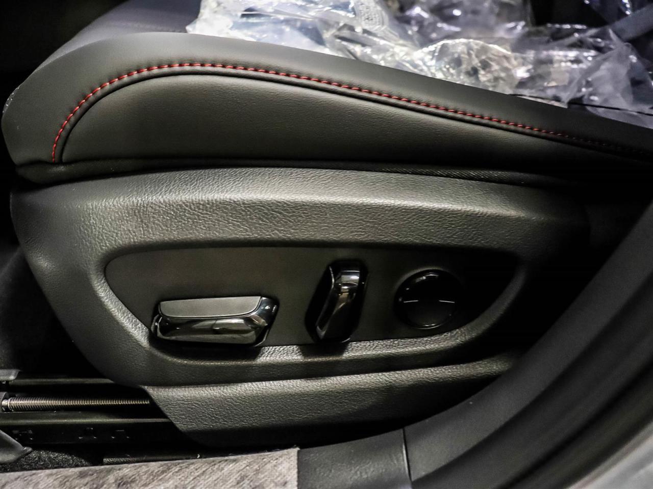 2025 Lexus UX UX 300h CVT Photo