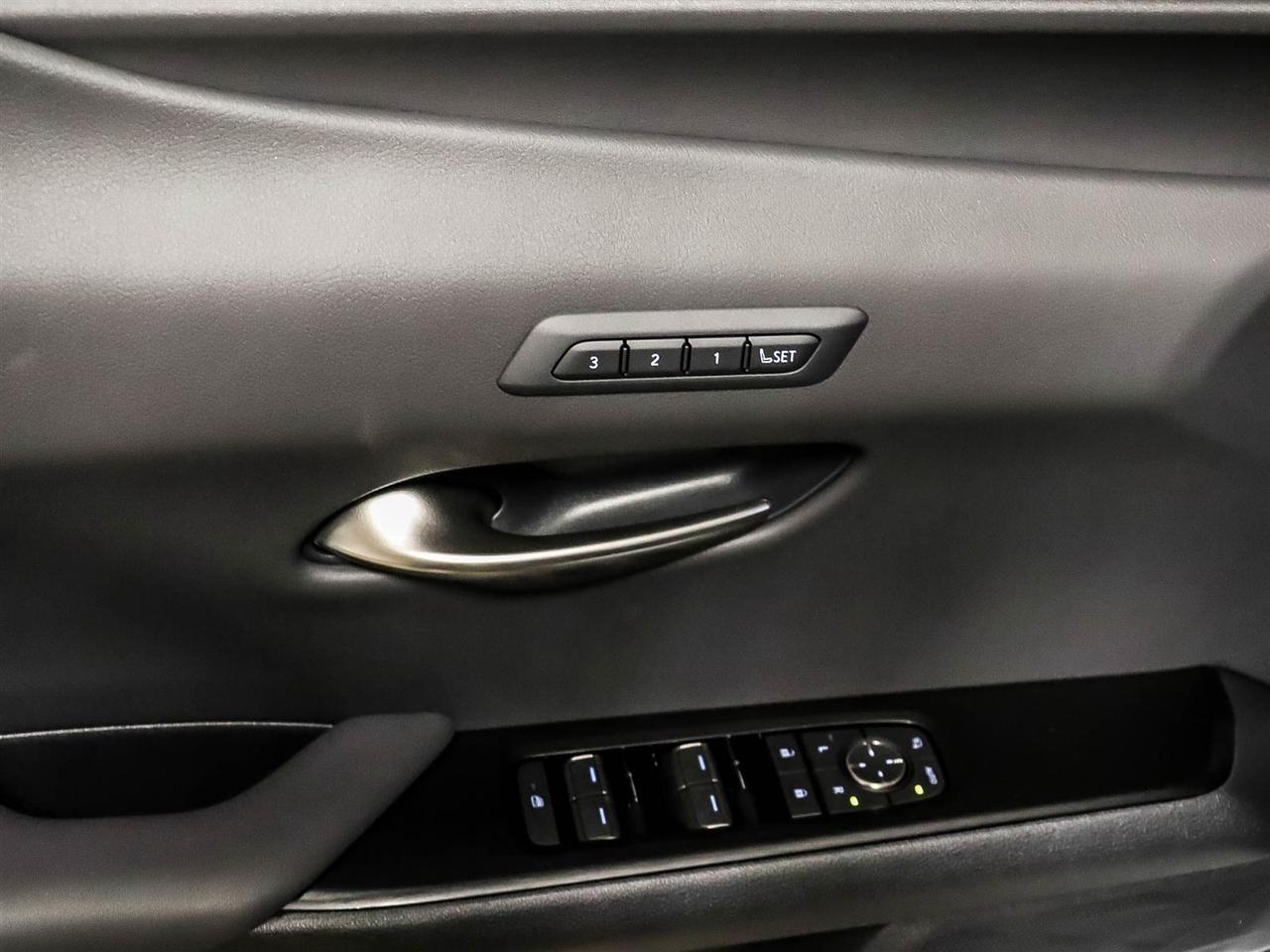 2025 Lexus UX UX 300h CVT Photo