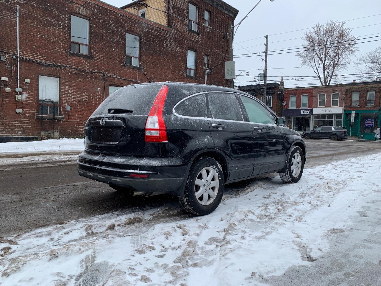 2011 Honda CR-V 2WD 5dr LX Photo