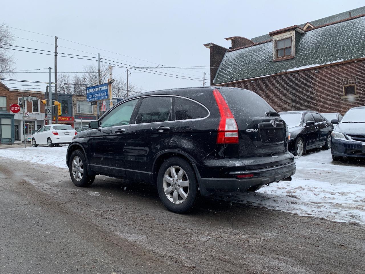 2011 Honda CR-V 2WD 5dr LX Photo2