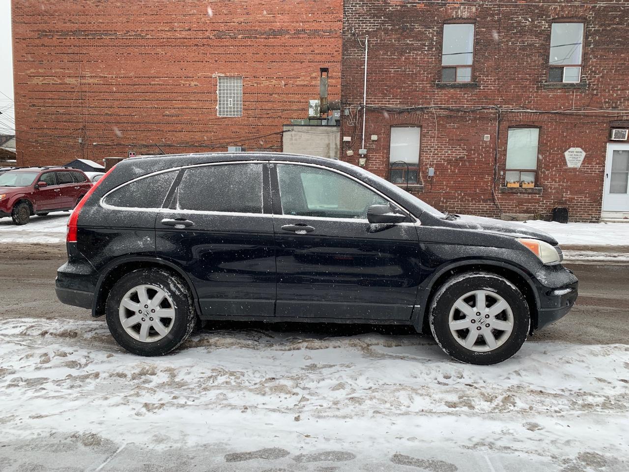 2011 Honda CR-V 2WD 5dr LX Photo