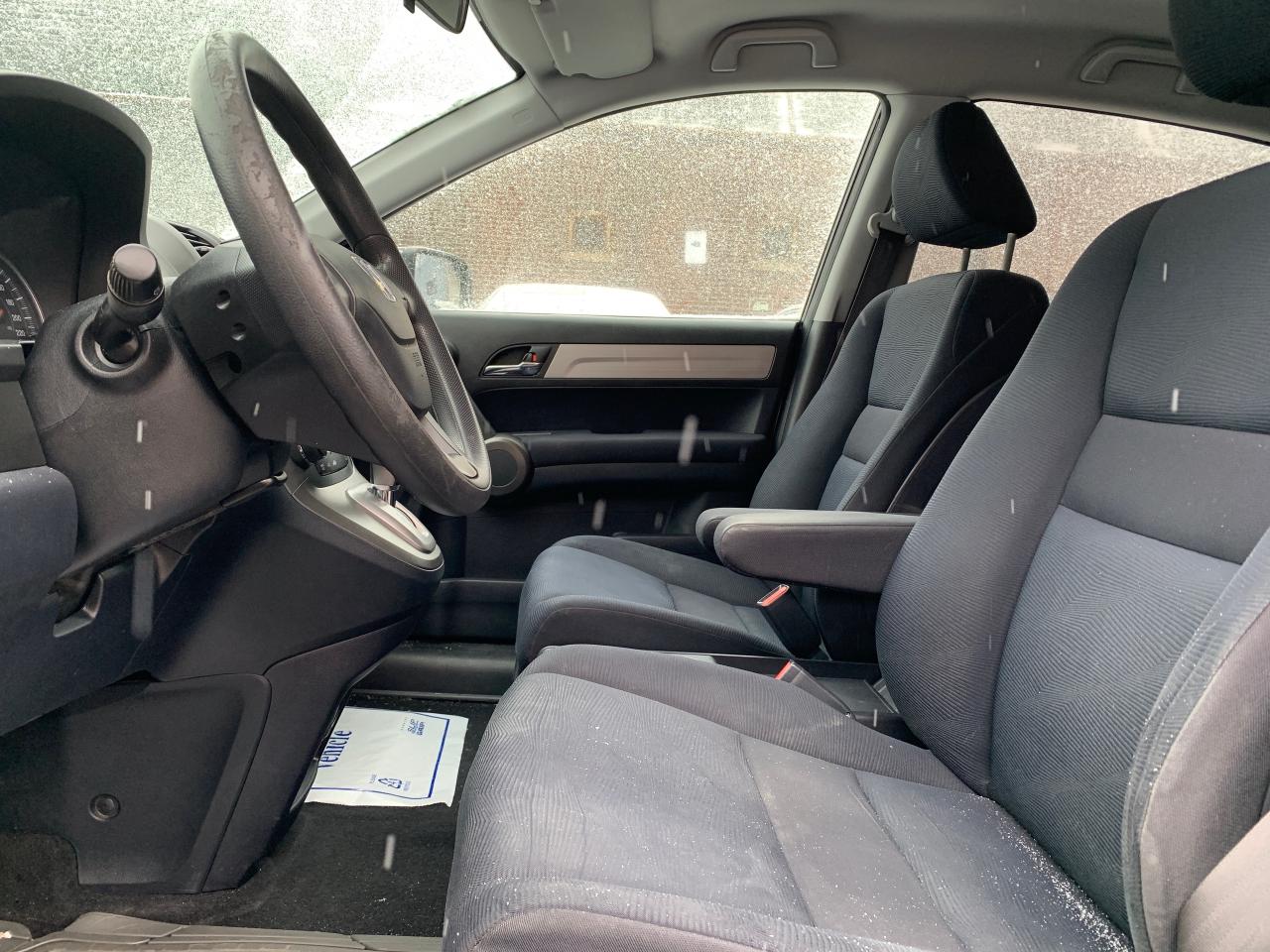 2011 Honda CR-V 2WD 5dr LX Photo