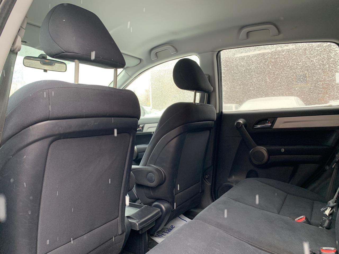 2011 Honda CR-V 2WD 5dr LX Photo