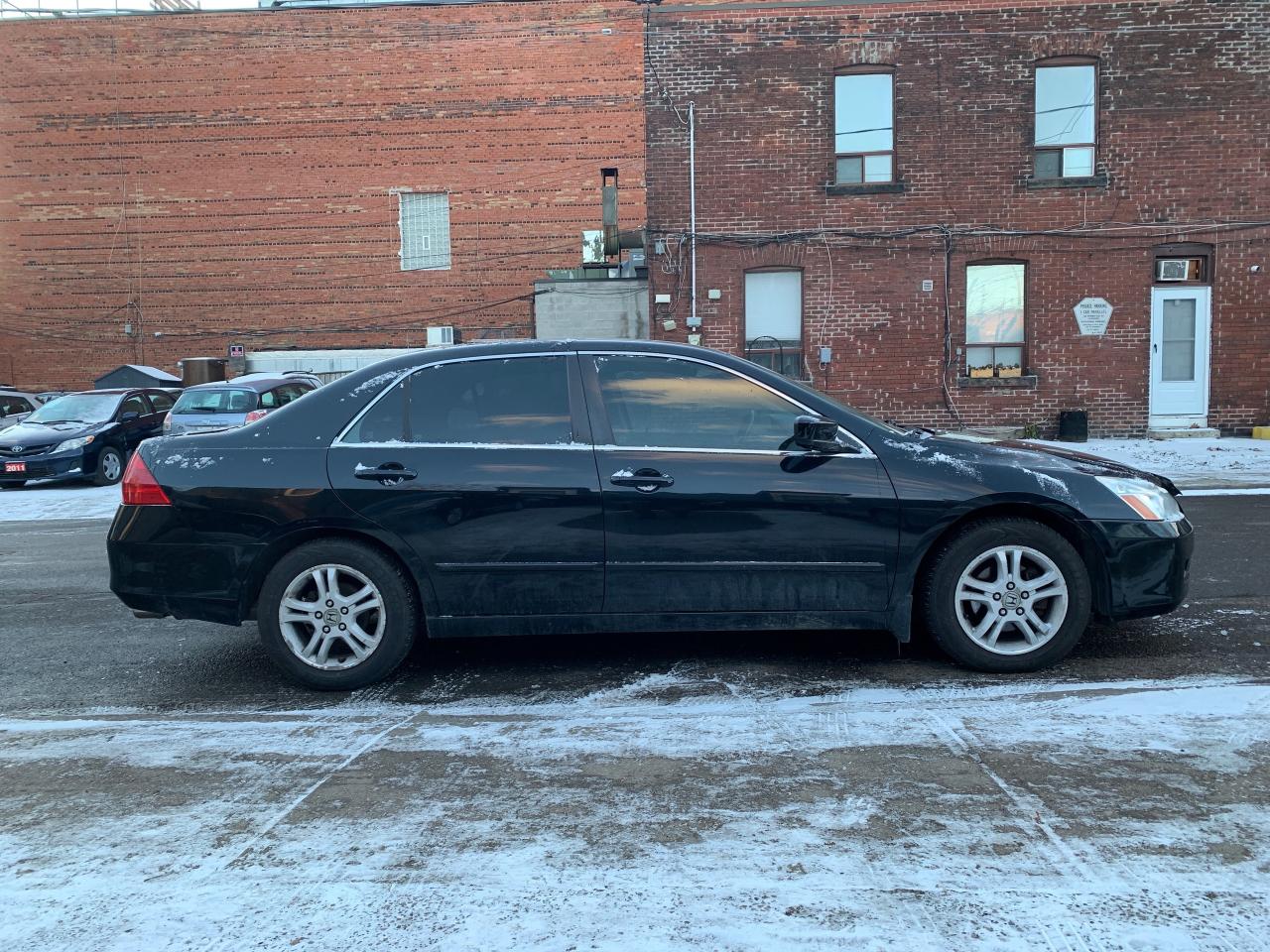 2007 Honda Accord 4dr I4 AT SE Photo