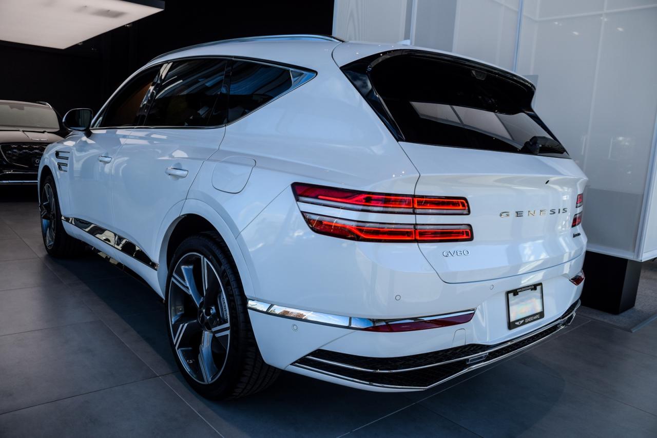 2025 Genesis GV80 3.5T Prestige AWD 7P   Manager Used Demonstrator Photo2