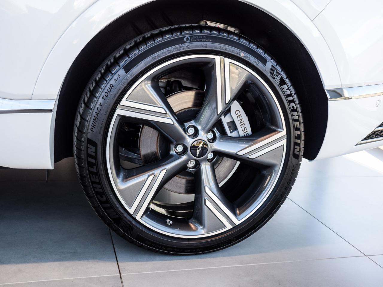 2025 Genesis GV80 3.5T Prestige AWD 7P   Manager Used Demonstrator Photo