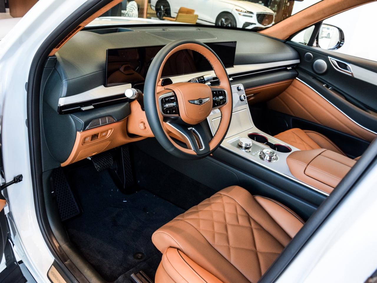 2025 Genesis GV80 3.5T Prestige AWD 7P   Manager Used Demonstrator Photo