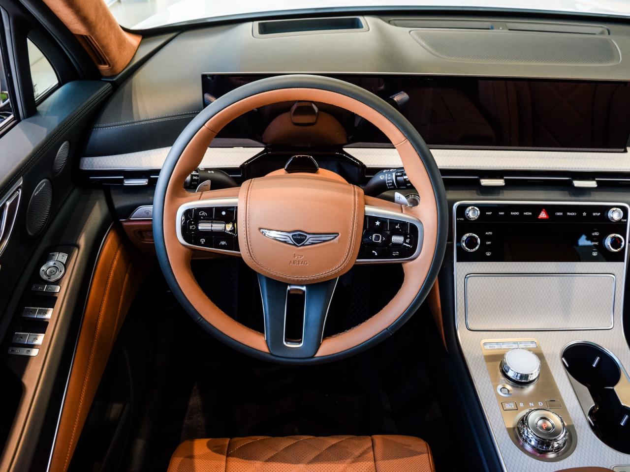 2025 Genesis GV80 3.5T Prestige AWD 7P   Manager Used Demonstrator Photo