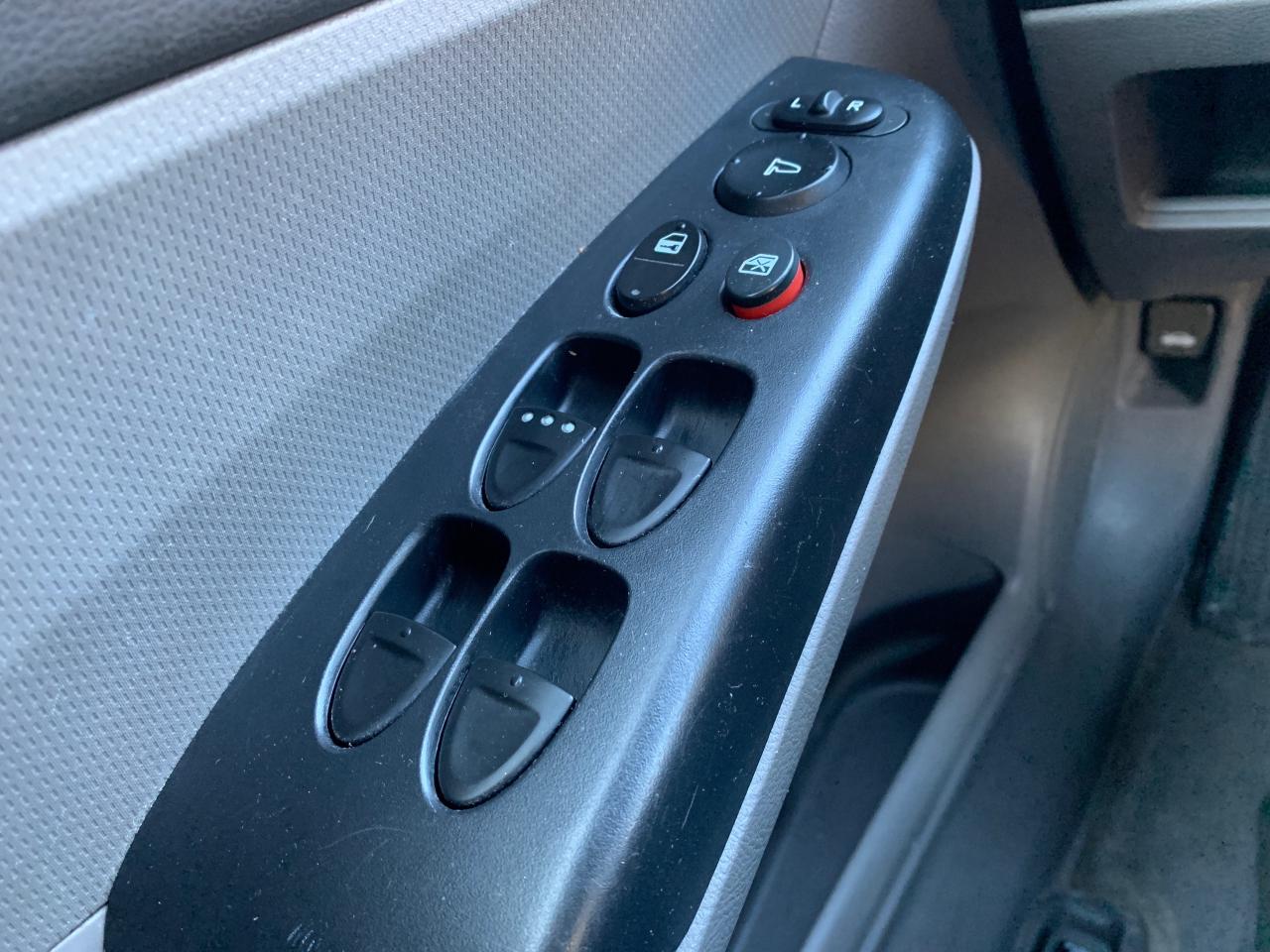 2010 Honda Civic 4dr Auto DX-G Photo