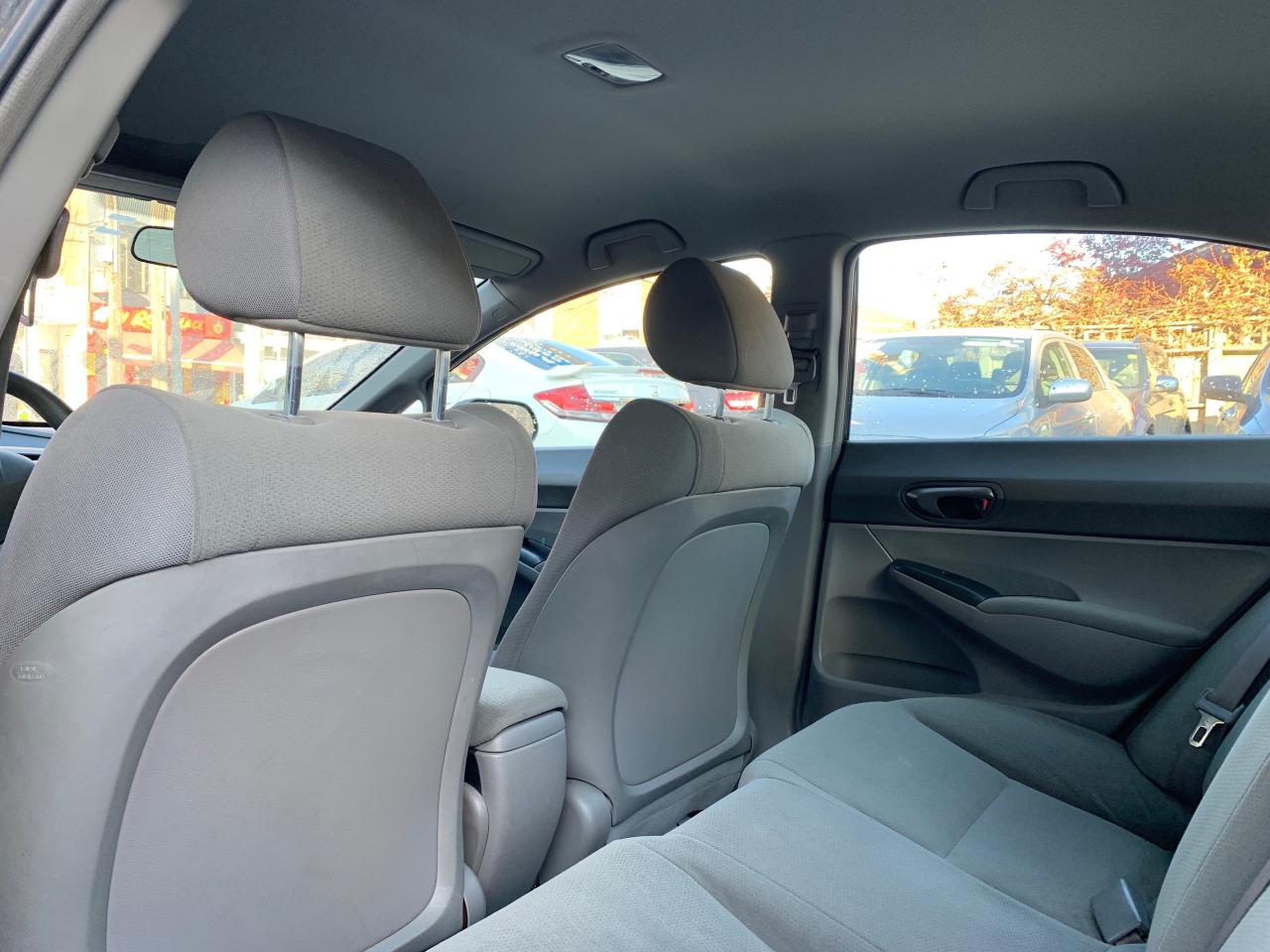 2010 Honda Civic 4dr Auto DX-G Photo