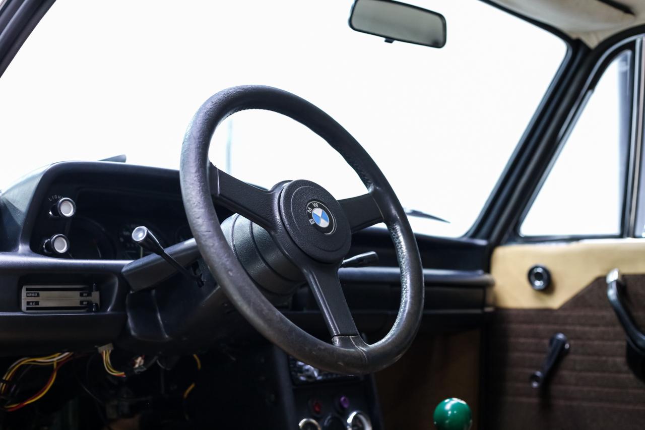 1973 BMW 2002 2.0L 125HP 4 SPEED MANUAL  RECAROSEATS POWERTRUNK Photo