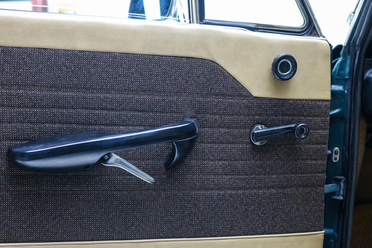 1973 BMW 2002 2.0L 125HP 4 SPEED MANUAL  RECAROSEATS POWERTRUNK Photo