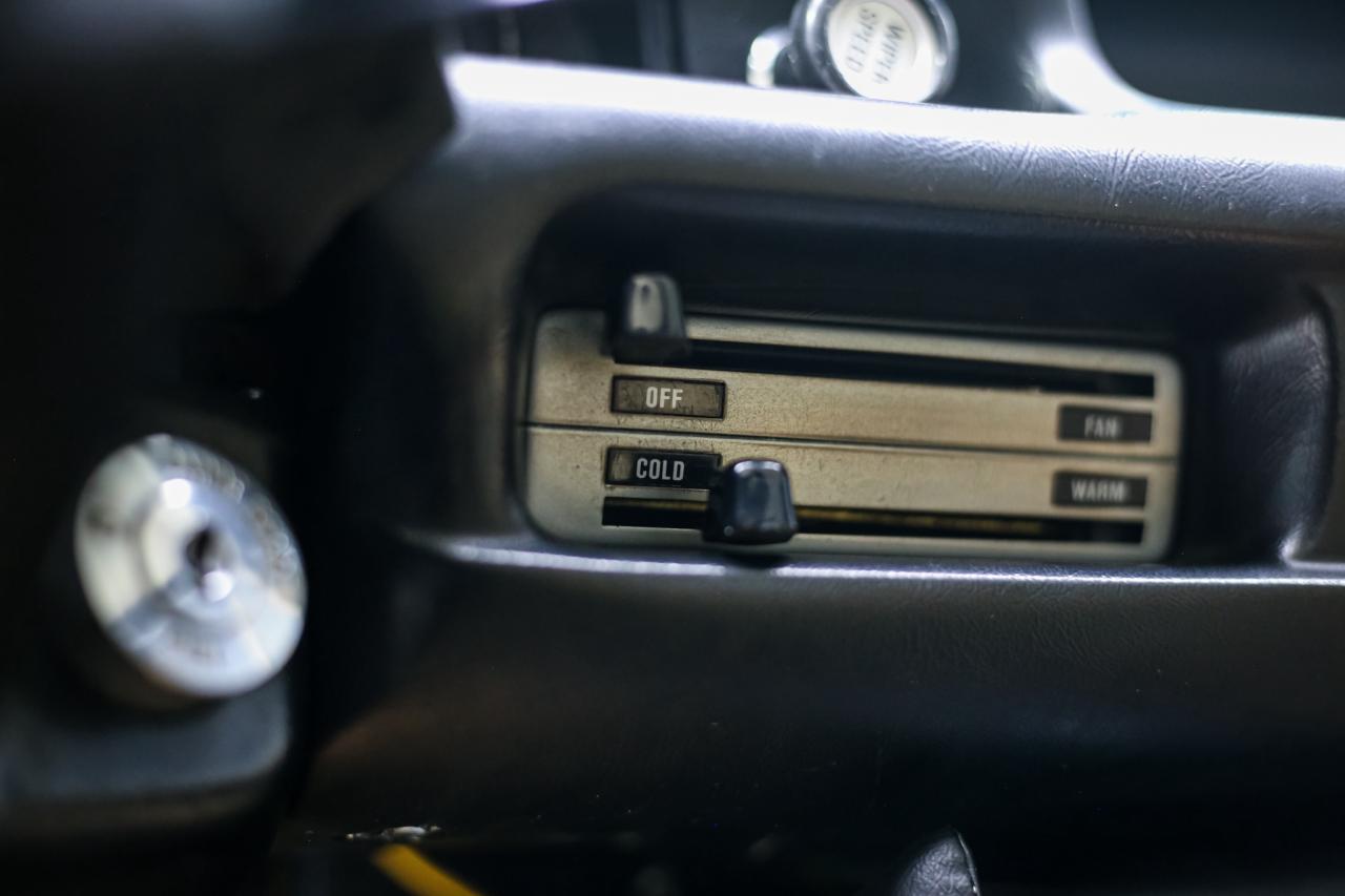 1973 BMW 2002 2.0L 125HP 4 SPEED MANUAL  RECAROSEATS POWERTRUNK Photo