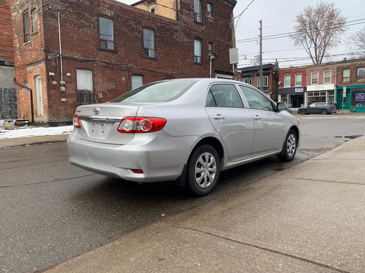 2012 Toyota Corolla 4DR SDN AUTO CE Photo4