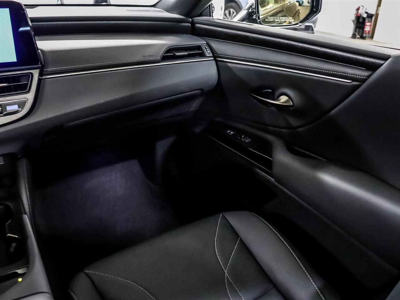 2024 Lexus ES Luxury Pkg Dealer Demonstrator Leasing Available Photo