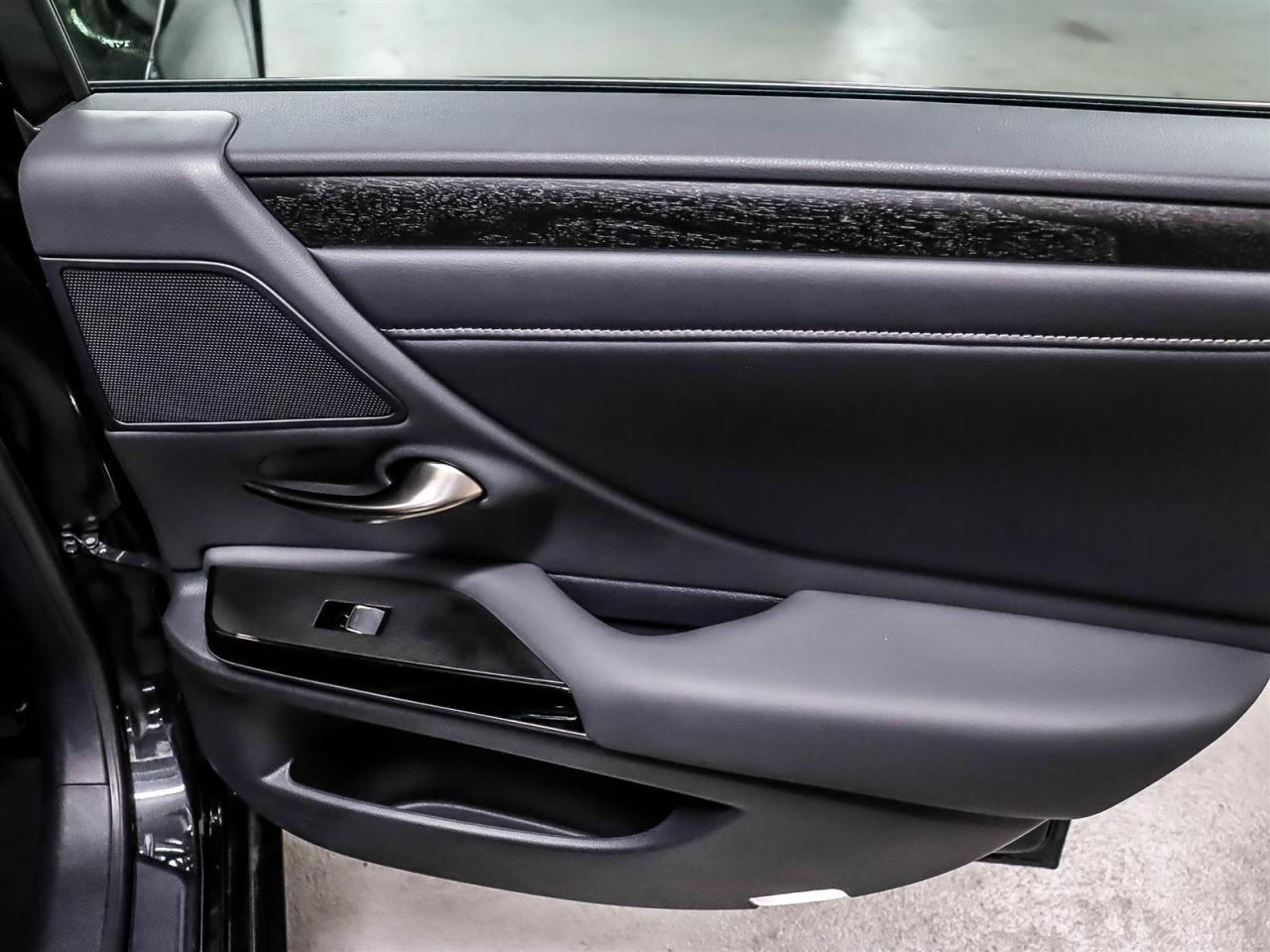 2024 Lexus ES Luxury Pkg Dealer Demonstrator Leasing Available Photo