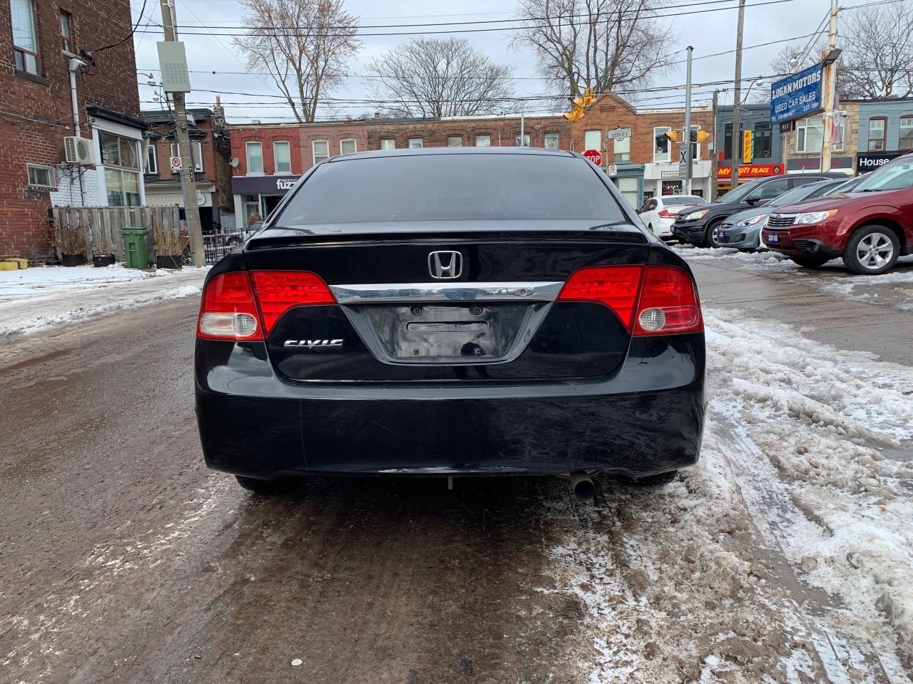 2009 Honda Civic 4dr Auto DX-G Photo3