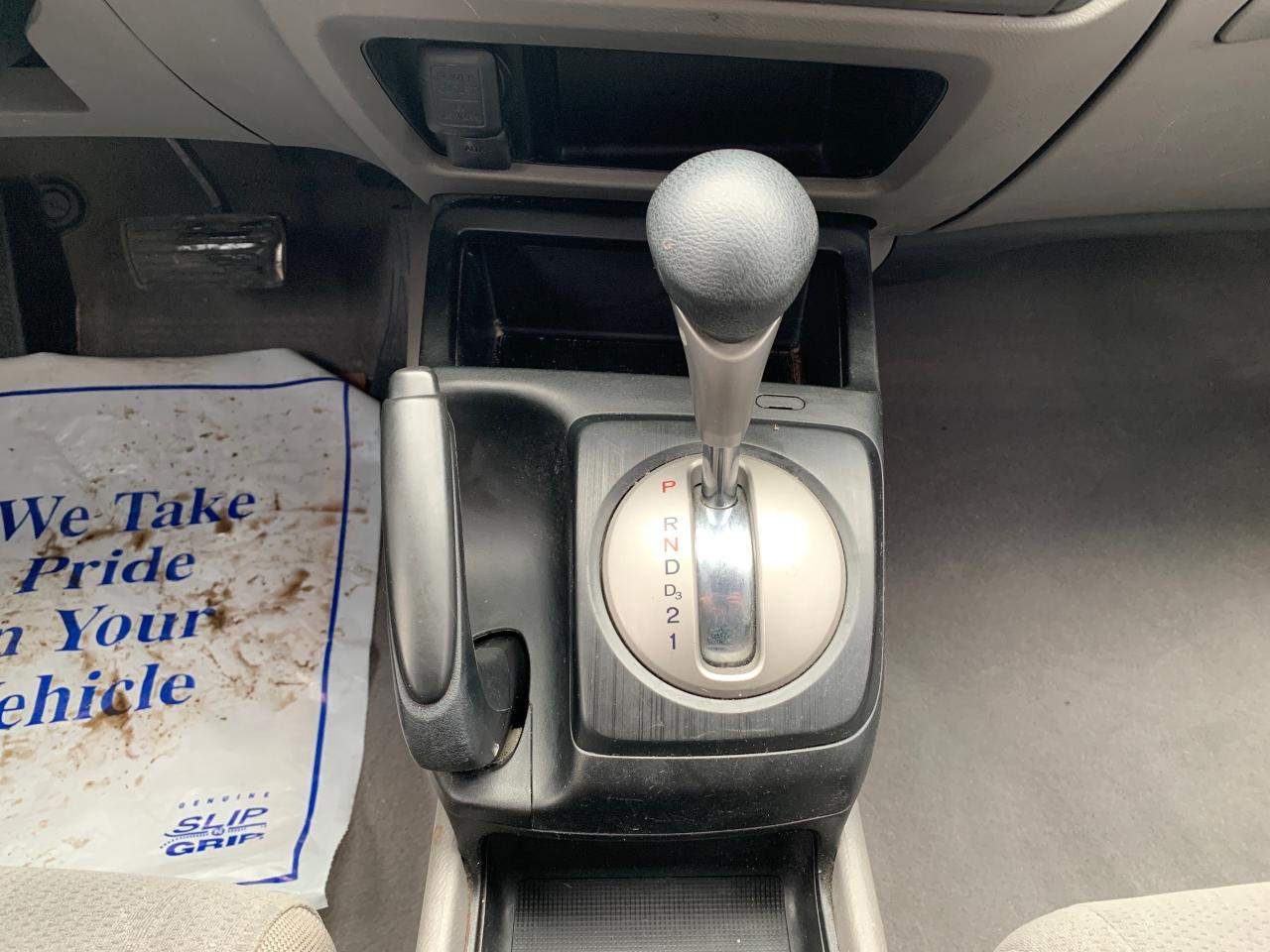 2009 Honda Civic 4dr Auto DX-G Photo