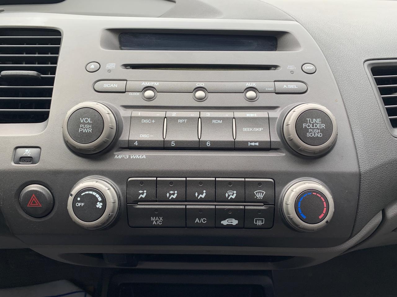 2009 Honda Civic 4dr Auto DX-G Photo