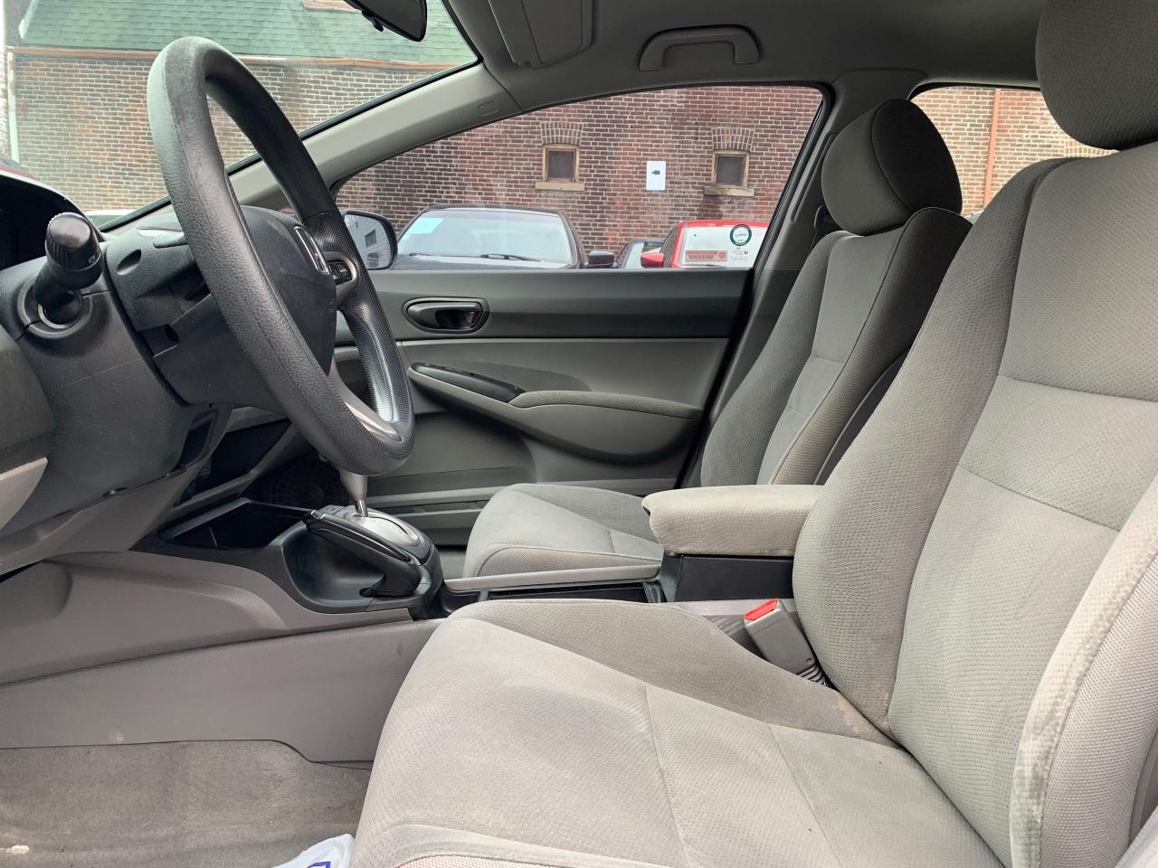 2009 Honda Civic 4dr Auto DX-G Photo