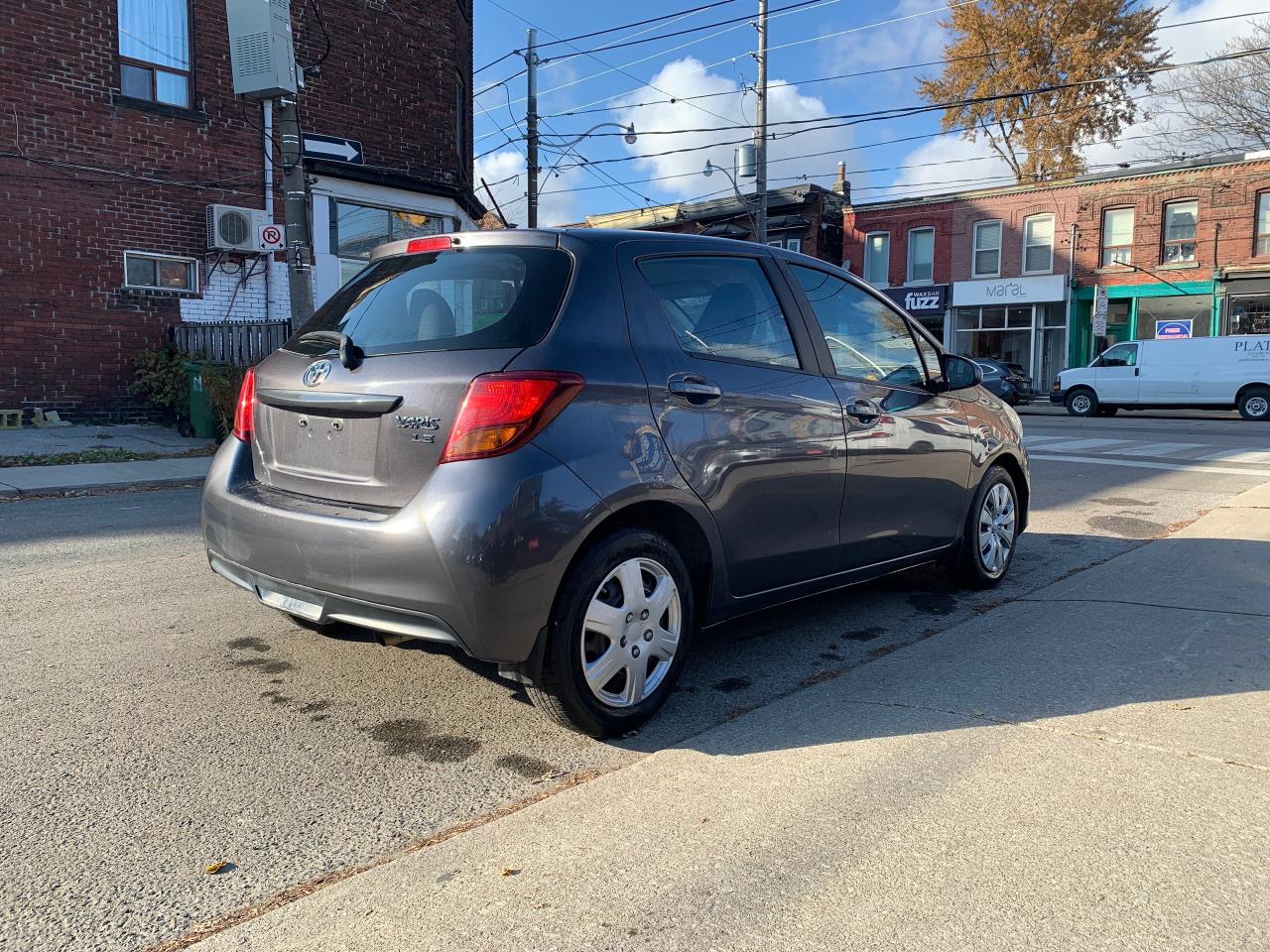 2016 Toyota Yaris 5dr HB Auto LE Photo