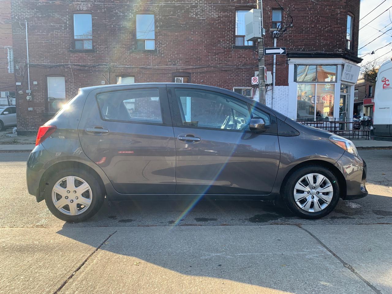 2016 Toyota Yaris 5dr HB Auto LE Photo