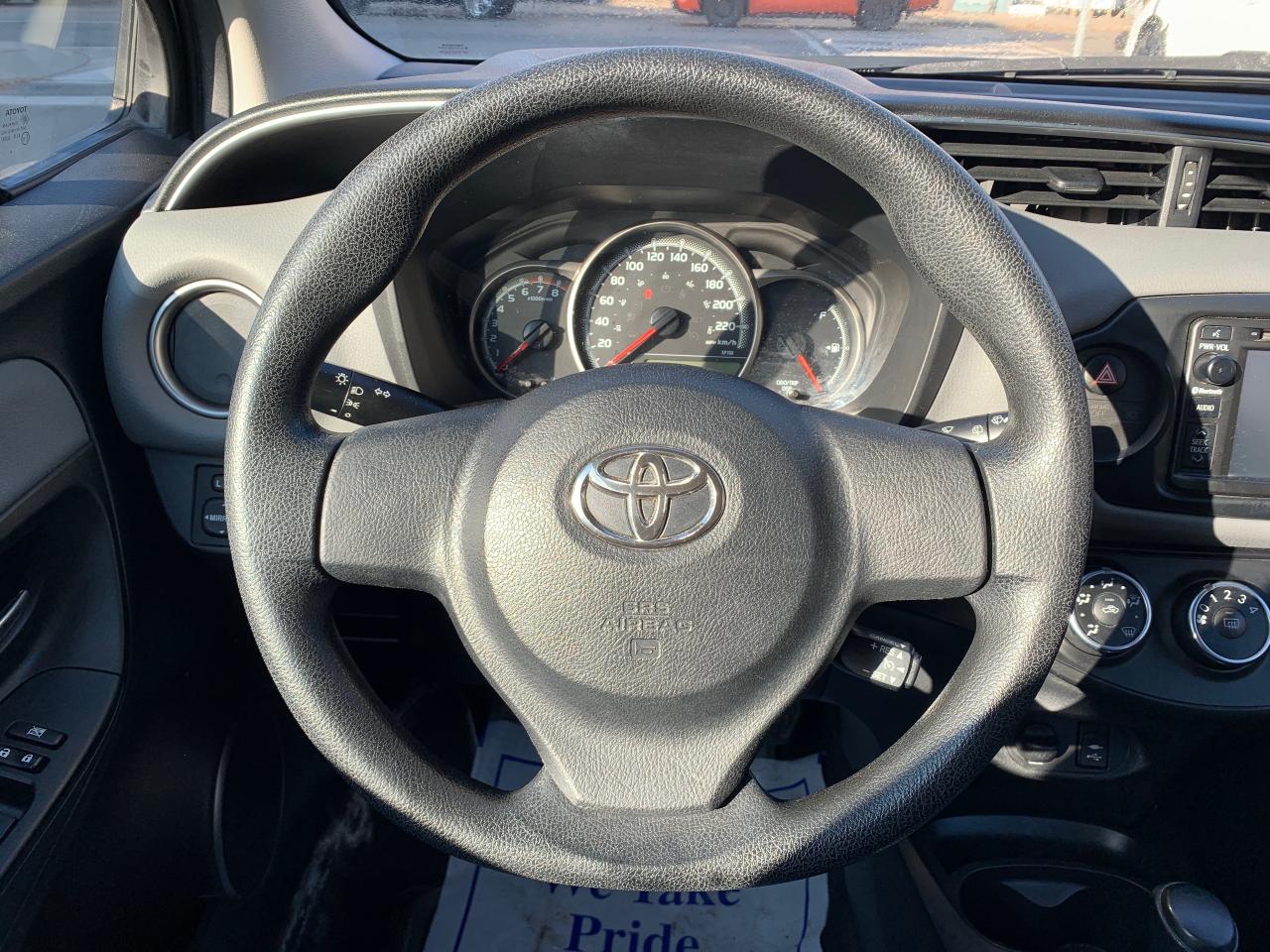 2016 Toyota Yaris 5dr HB Auto LE Photo