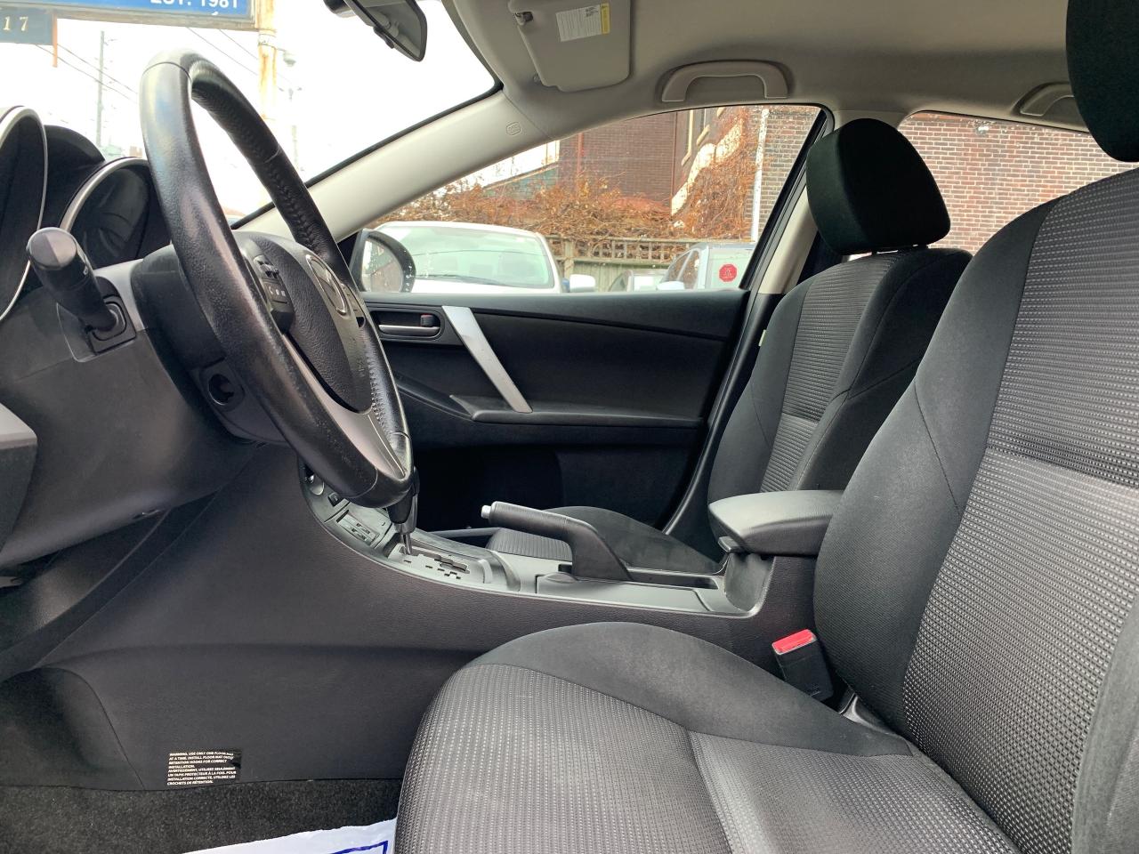 2013 Mazda MAZDA3 4dr HB Sport Auto GS-SKYACTIV Photo