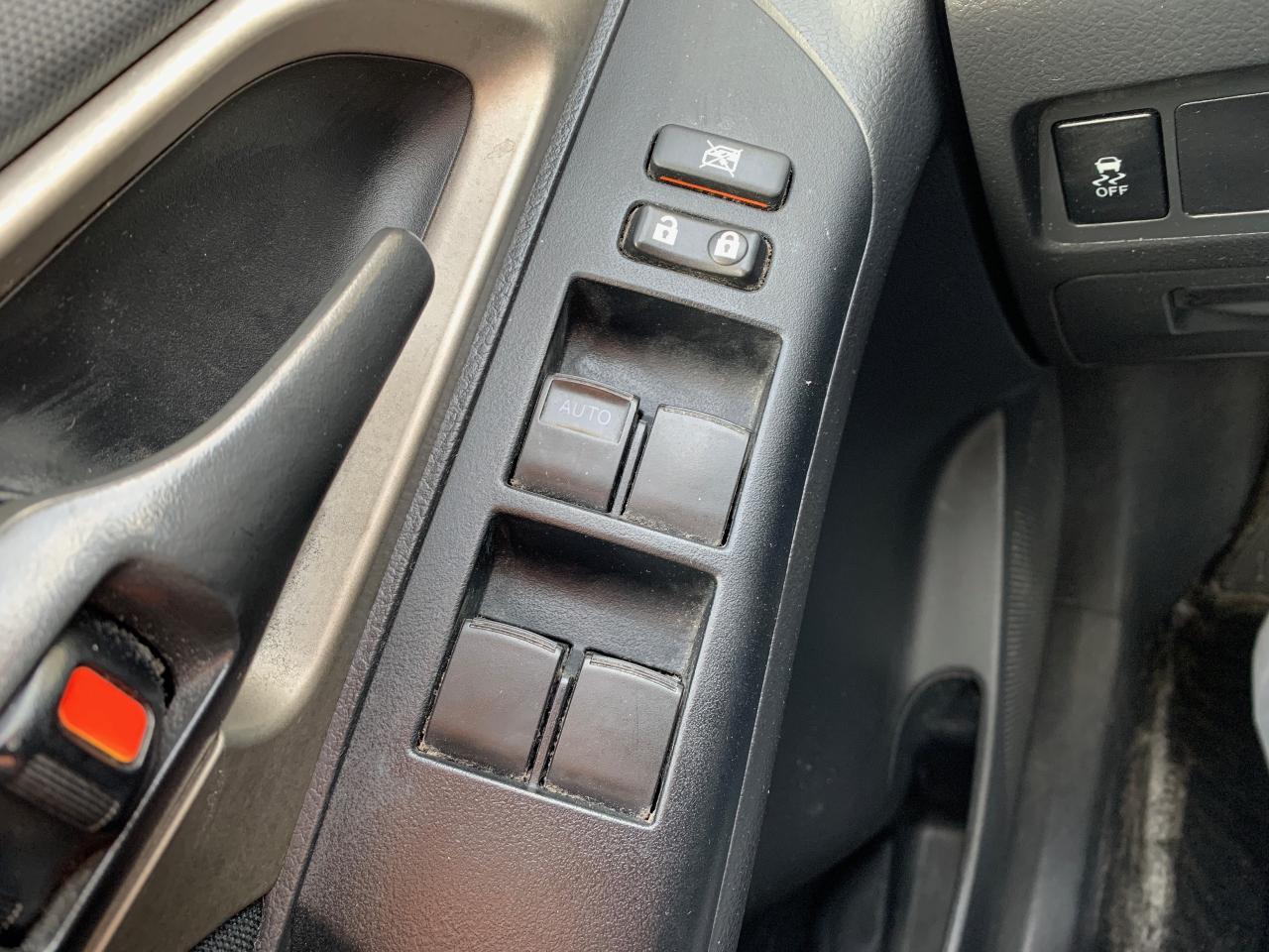 2014 Toyota Matrix 4DR WGN AUTO FWD Photo