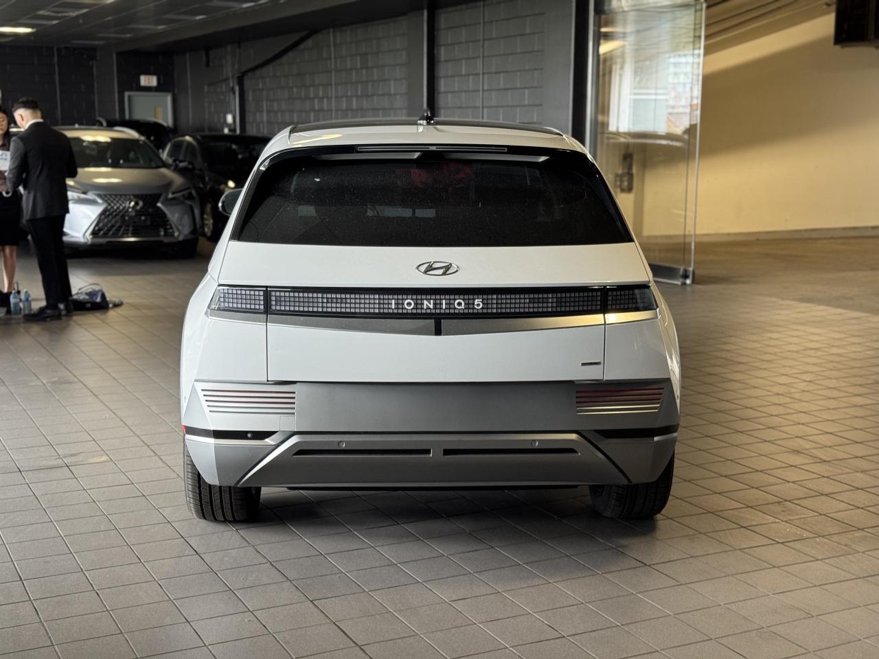 2024 Hyundai IONIQ 5 Preferred AWD Long Range w-Ultimate Pkg Photo4