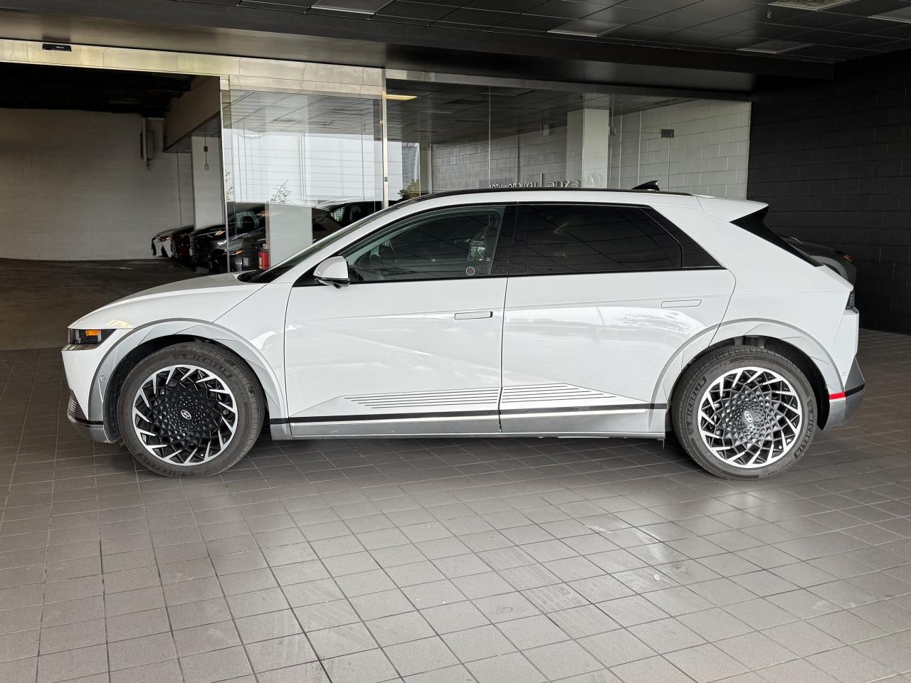 2024 Hyundai IONIQ 5 Preferred AWD Long Range w-Ultimate Pkg Photo3