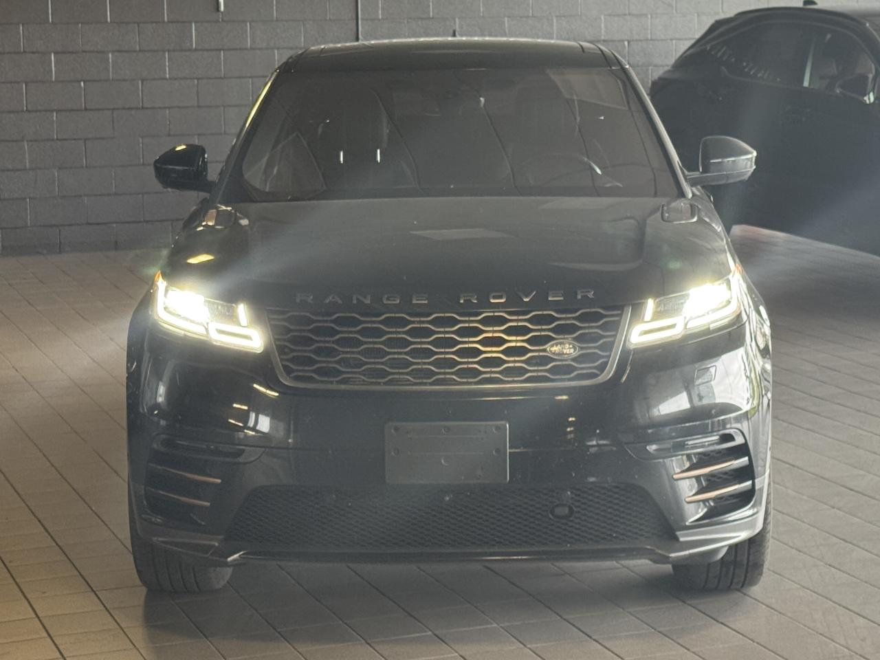 2019 Land Rover Range Rover Velar D180 R-Dynamic SE Safety Certified Welcome Trades Photo3
