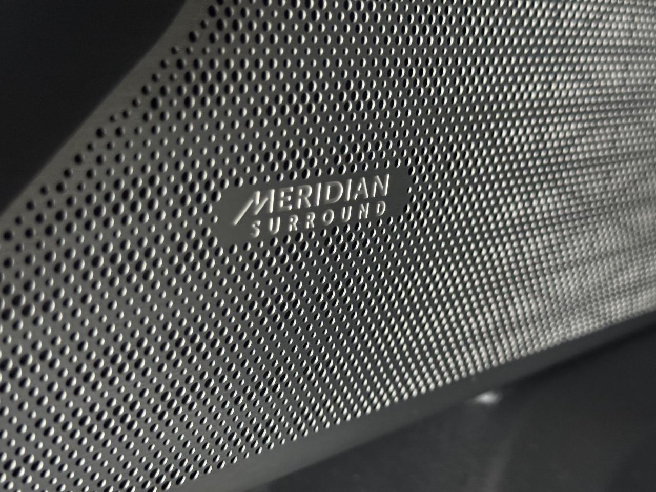 2019 Land Rover Range Rover Velar D180 R-Dynamic SE Safety Certified Welcome Trades Photo