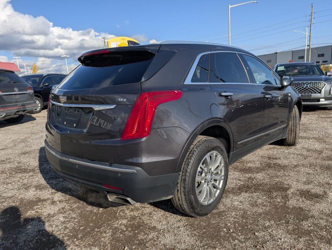 2019 Cadillac XT5 Luxury AWD   LEATHER   SUNROOF   CAMERA   HTD SEAT Photo