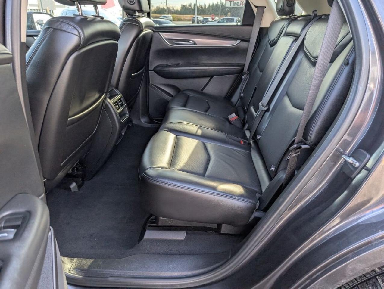 2019 Cadillac XT5 Luxury AWD   LEATHER   SUNROOF   CAMERA   HTD SEAT Photo