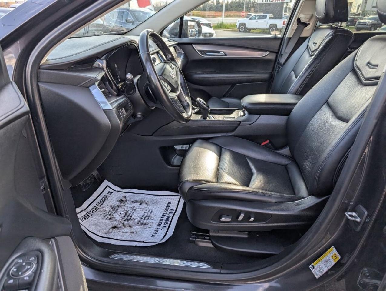 2019 Cadillac XT5 Luxury AWD   LEATHER   SUNROOF   CAMERA   HTD SEAT Photo