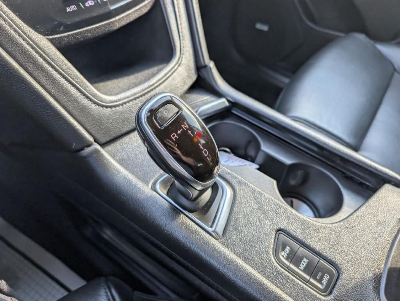 2019 Cadillac XT5 Luxury AWD   LEATHER   SUNROOF   CAMERA   HTD SEAT Photo