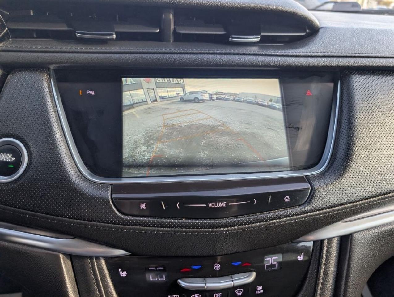 2019 Cadillac XT5 Luxury AWD   LEATHER   SUNROOF   CAMERA   HTD SEAT Photo