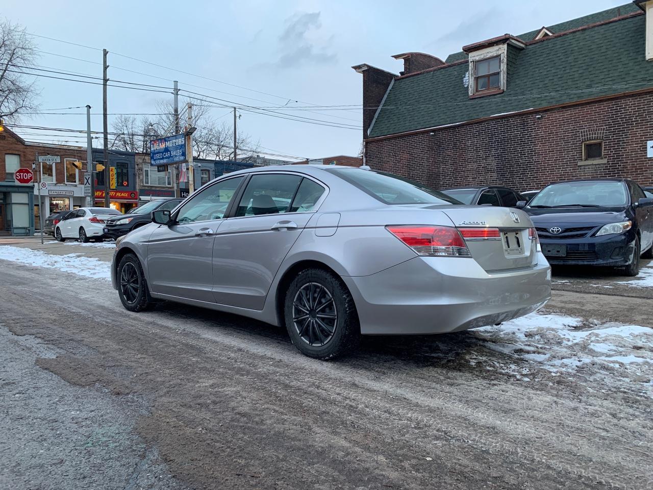 2011 Honda Accord Sedan 4dr I4 Auto SE Photo2