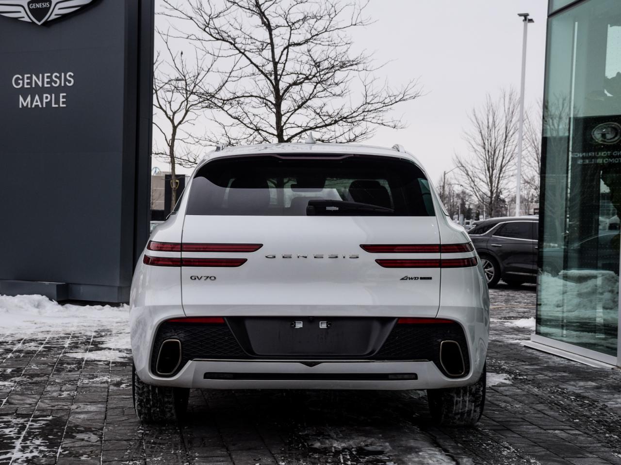 2022 Genesis GV70 2.5T Advanced AWD *1Owner/No Accident Records* Photo4