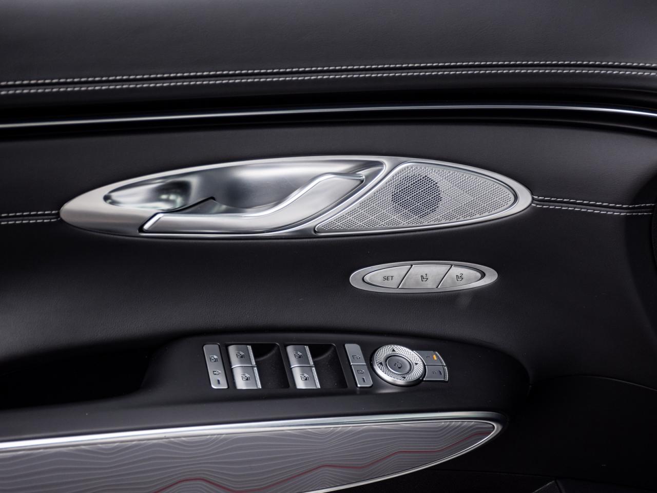 2022 Genesis GV70 2.5T Advanced AWD *1Owner/No Accident Records* Photo