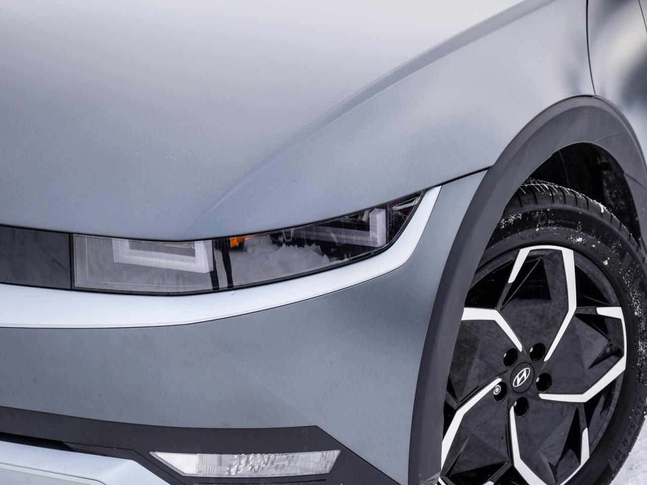 2023 Hyundai IONIQ 5 DONT PAY FOR 90 DAYS   AWD   1owner, LOW KMS, Photo