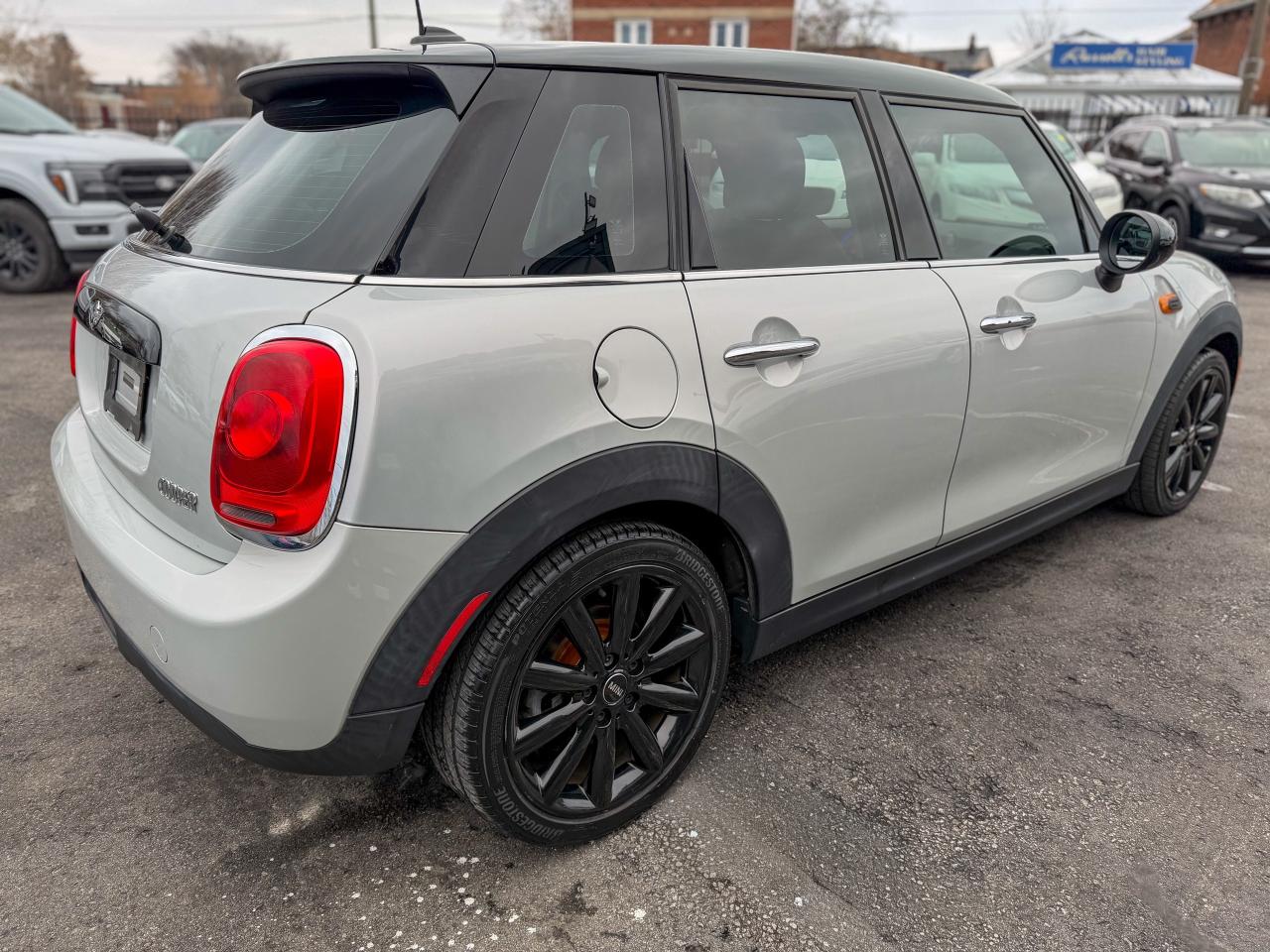 2016 MINI Cooper Hardtop LOW KM/ROOF/NO ACCIDENTS/4 DOORS/FUEL EFFICIENT Photo
