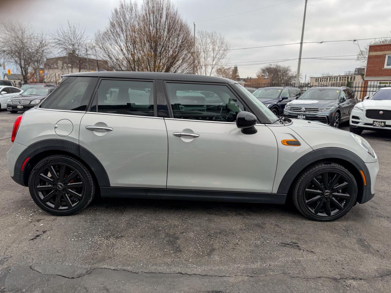 2016 MINI Cooper Hardtop LOW KM/ROOF/NO ACCIDENTS/4 DOORS/FUEL EFFICIENT Photo