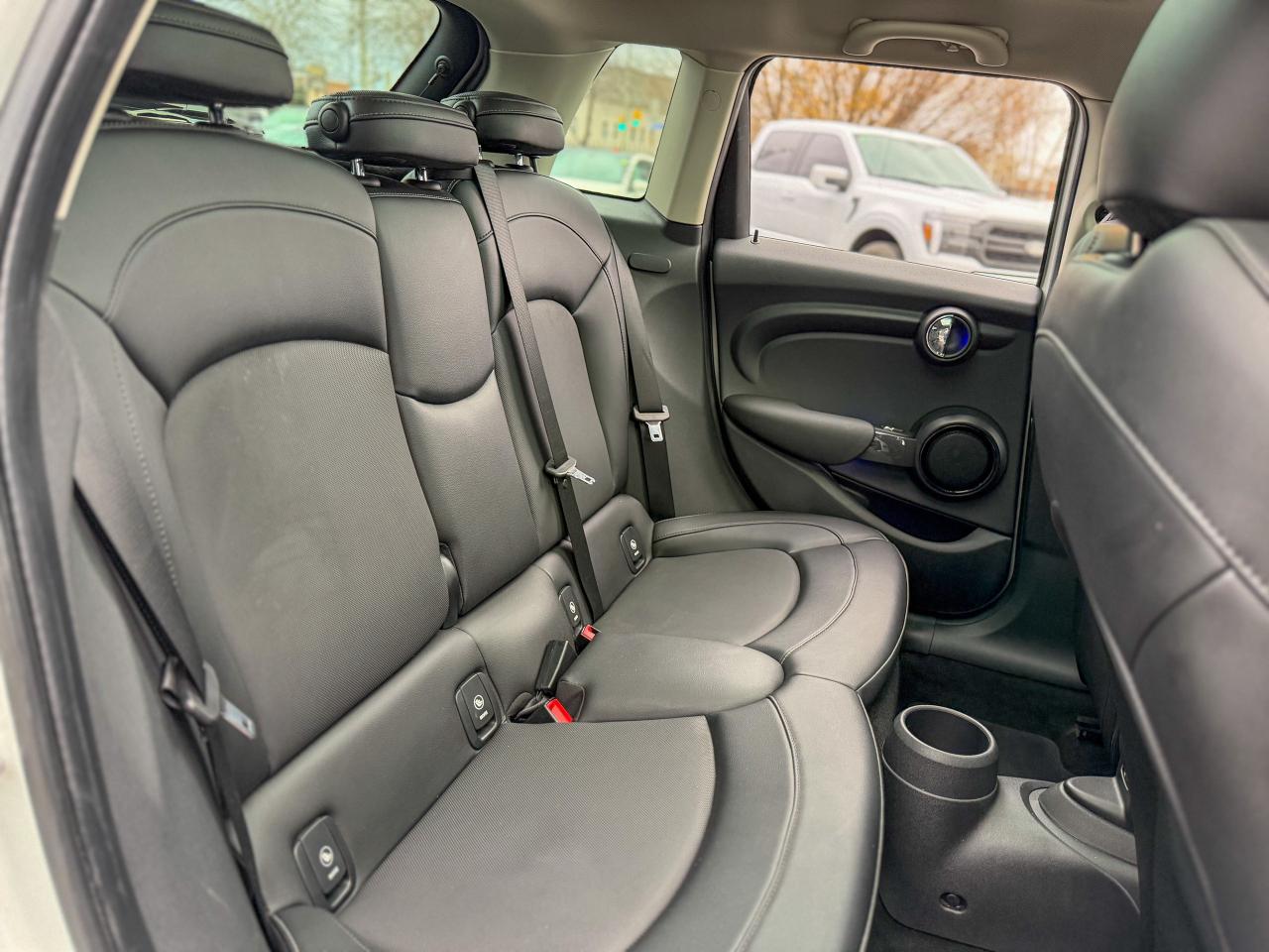 2016 MINI Cooper Hardtop LOW KM/ROOF/NO ACCIDENTS/4 DOORS/FUEL EFFICIENT Photo