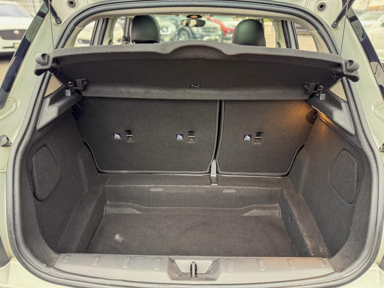 2016 MINI Cooper Hardtop LOW KM/ROOF/NO ACCIDENTS/4 DOORS/FUEL EFFICIENT Photo