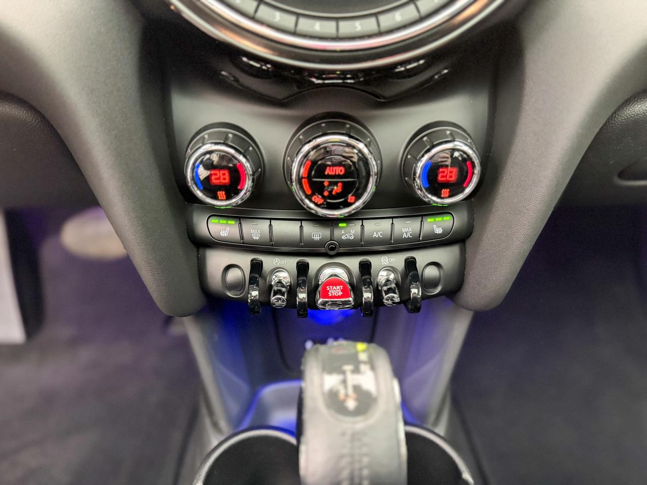 2016 MINI Cooper Hardtop LOW KM/ROOF/NO ACCIDENTS/4 DOORS/FUEL EFFICIENT Photo